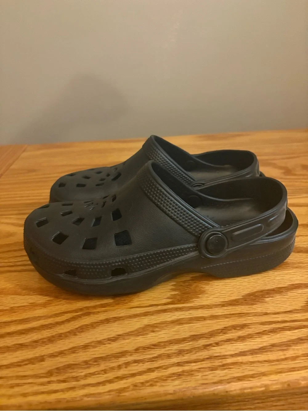 Black Lightweight Foam Clogs Slip-On Shoes Size 5/6